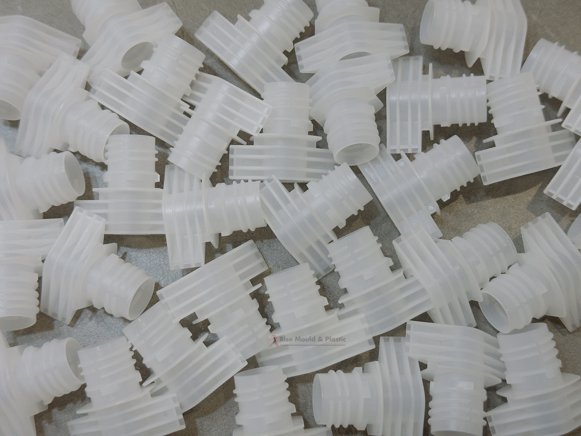 Pouch Fitment Cap Mold